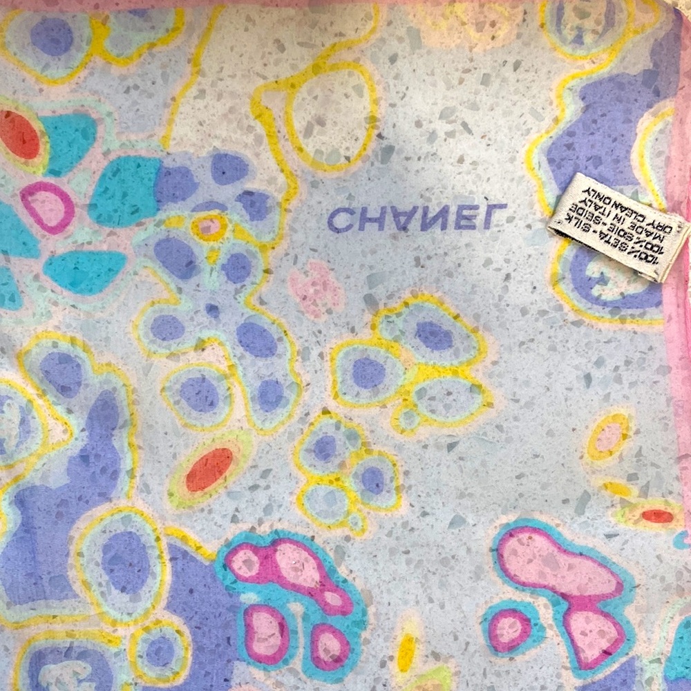 Chanel scarf - Picture 5 of 8